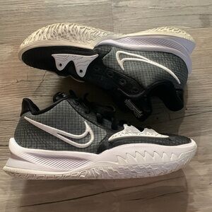 Nike Kyrie 4 TB Low GS/M 5.5